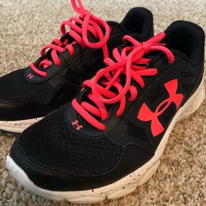 Under Armour tennis shoes